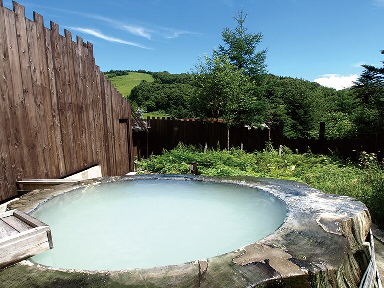 REDWOOD INN［長野／奥山田温泉］露天風呂。