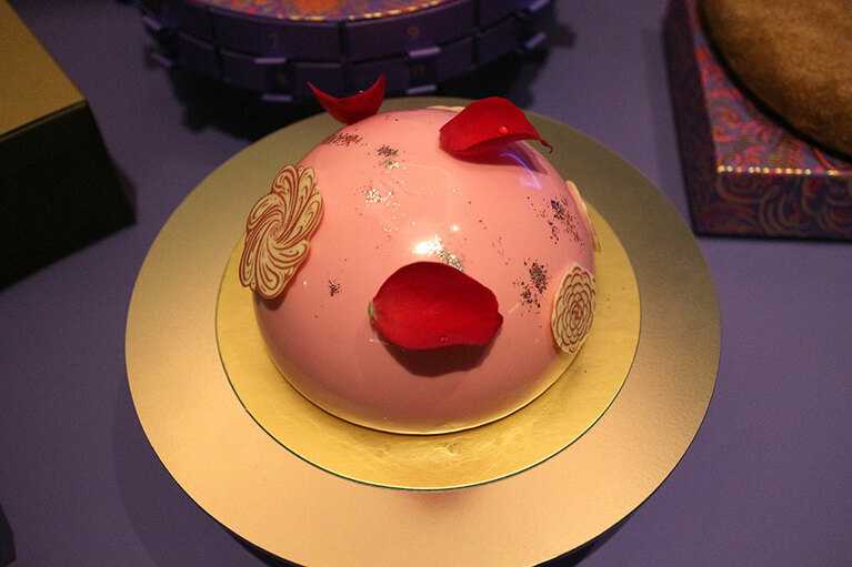 直径14センチ×高さ10センチ。5,940円。