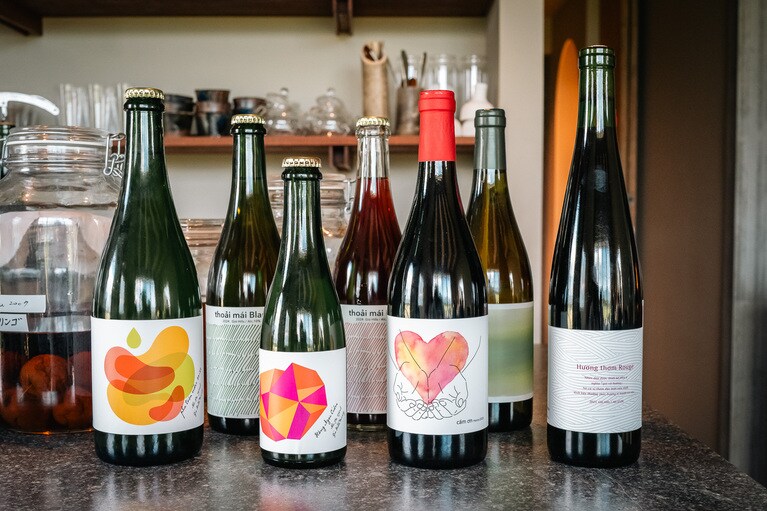 ジオヒルズワイナリーのワインがフリーフローで堪能できる。（撮影：石川博也）