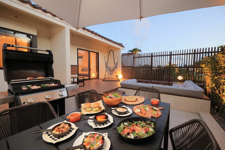 新たに6室が誕生したヴィラのなかには、グランピングメニューを楽しめる“GARDEN SUITE VILLA”も。