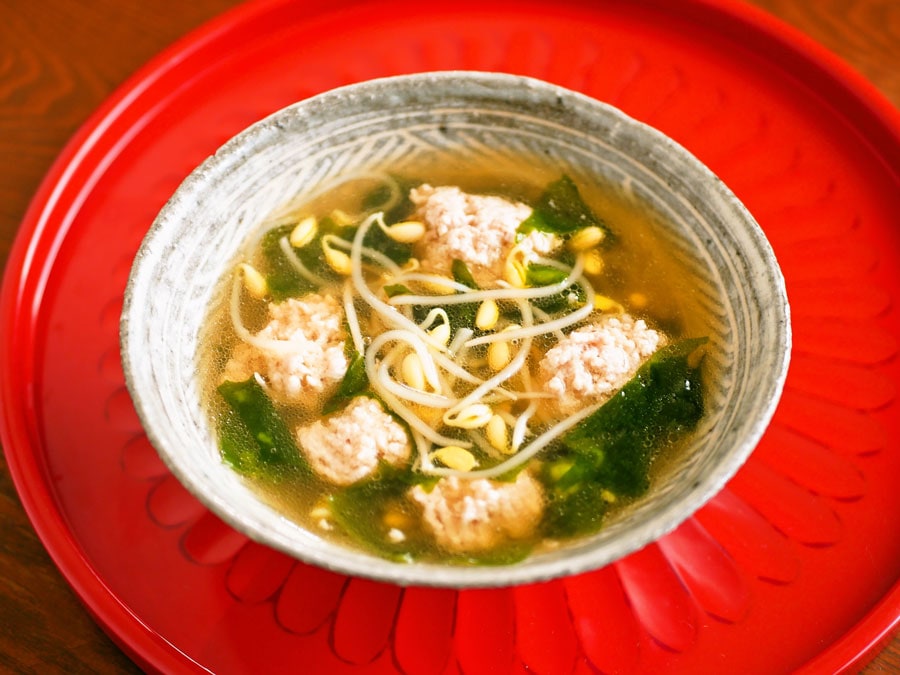 鶏モヤシのショウガ風味スープ。