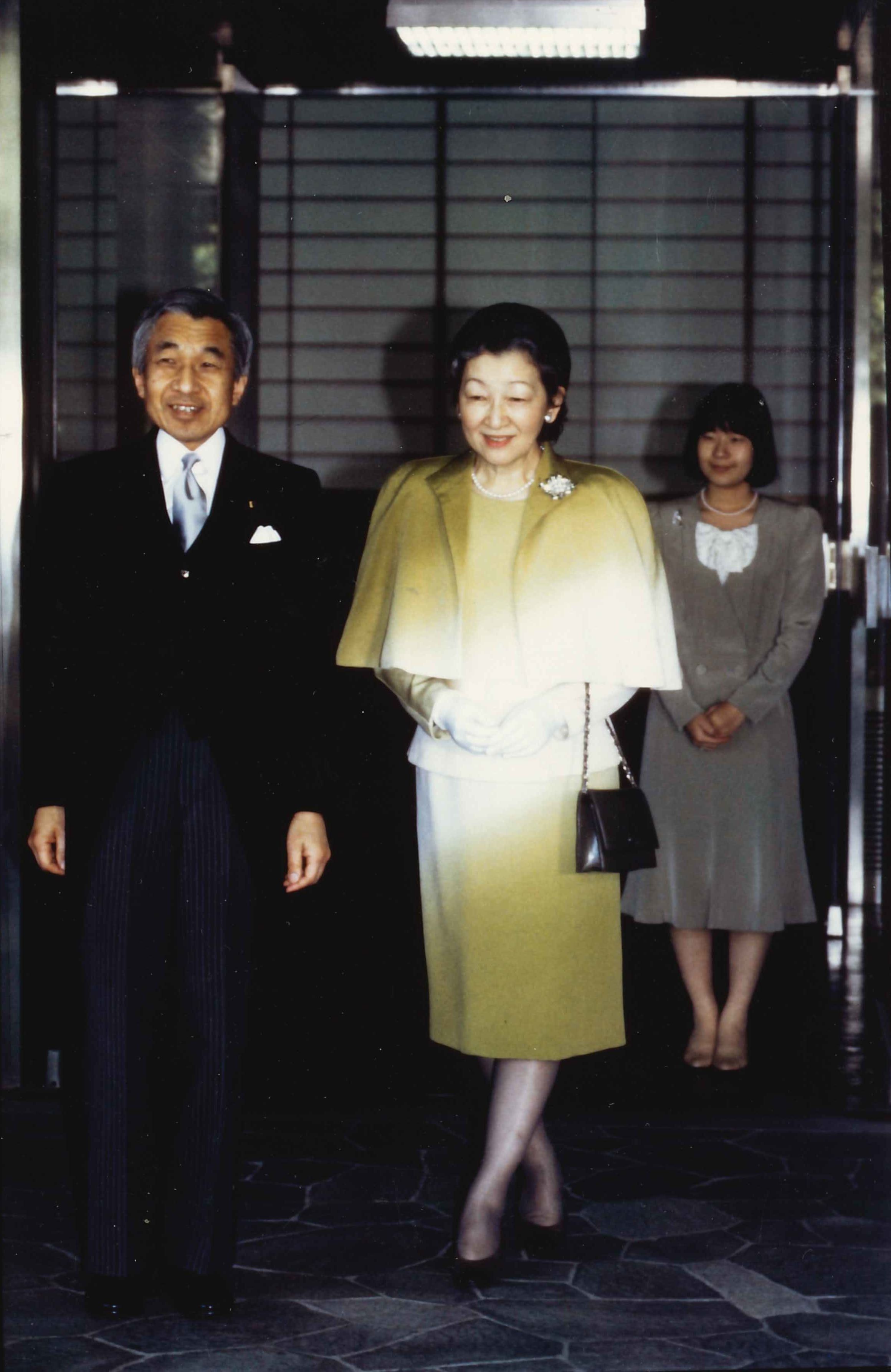 1993年、婚約決定後皇居に戻る天皇皇后両陛下（当時）©JMPA