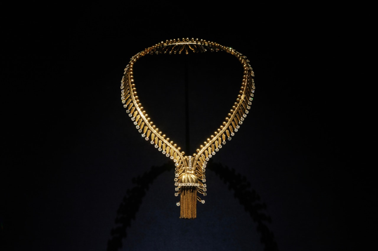 シャンティイ ジップ ネックレス 1952年 イエローゴールド、プラチナ、ダイヤモンド ©Van Cleef & Arpels