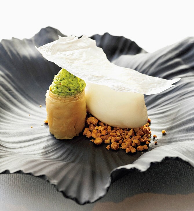 トルコ美食レストラン】かつてはオスマン帝国銀行…歴史的建物のなかで