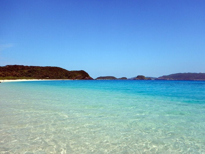 天国のジオラマのような座間味島！ 展望台から満喫するケラマブルーは
