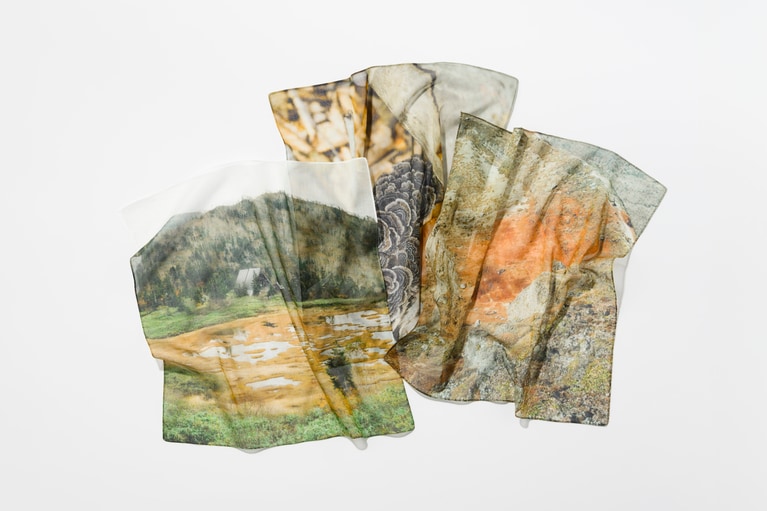 マウンテンコレクター“ハンカチ”／各3,630円。