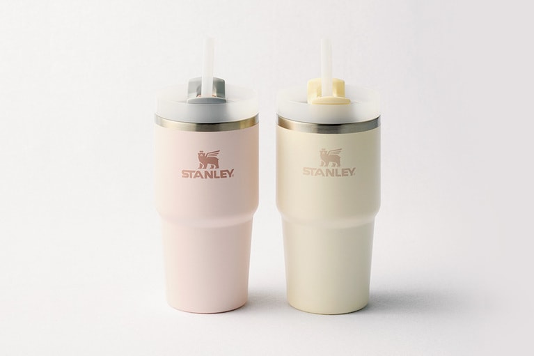 STANLEY H2.0真空スリムクエンチャー 0.6L 〈左からローズクオーツ、クリーム〉（※奥行き9×高さ22.9cm、313g） 各5,720円／ドウシシャ