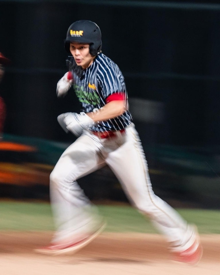 野球選手としても活躍するトニー・ウーさん。