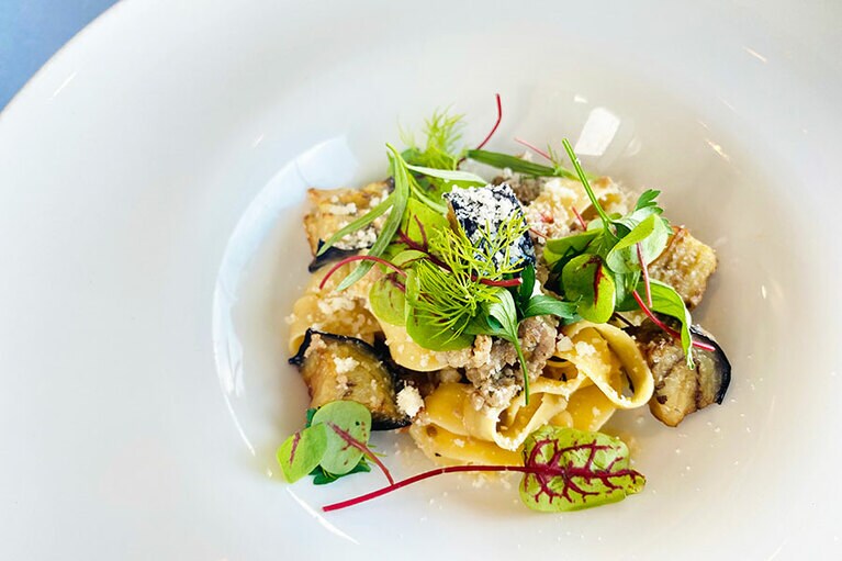 Primo：本日のパスタ「しらなみポークのサルシッチャと米ナスのタリアテッレ」