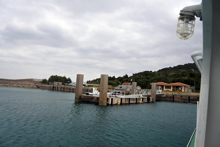 楽しみにしていた大神島。残念ながら、悪天候……。