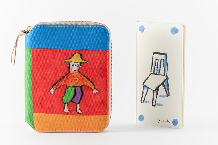 【柚木沙弥郎シリーズ】左：「少年と犬」オリジナル(A6)＜1日1ページタイプ＞手帳カバー＋本体 10,500円。右：「椅子とバケツ」weeks＜週間タイプ＞ 2,400円。