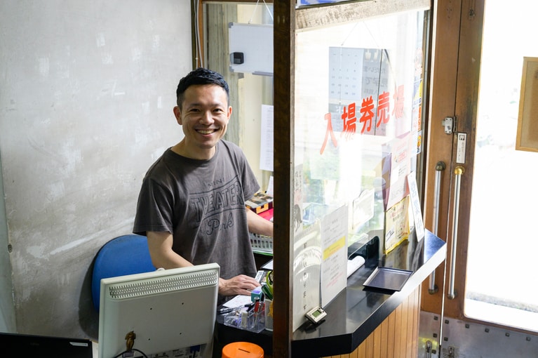 満面の笑顔で迎えてくれるのは、支配人の上野迪音（みちなり）さん。