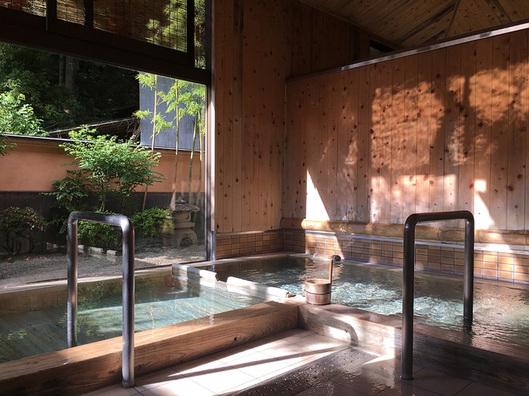 板室温泉 大黒屋［栃木／板室温泉］ひのきの湯。