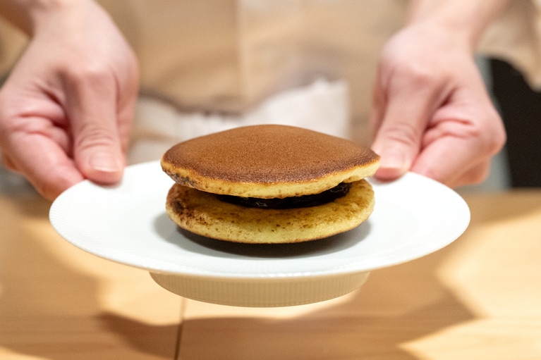 「焼きたて 夜半の月」飲み物付き 1,958円。