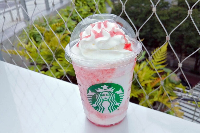 「ミルク イチゴ フラペチーノ」590円。