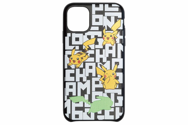 iPhoneケース H15×W8cm 9,900円(税込)。©2020 Pokémon. ©1995-2020 Nintendo/Creatures Inc./GAME FREAKinc.TM, ®, and character names are trademarks of  Nintendo