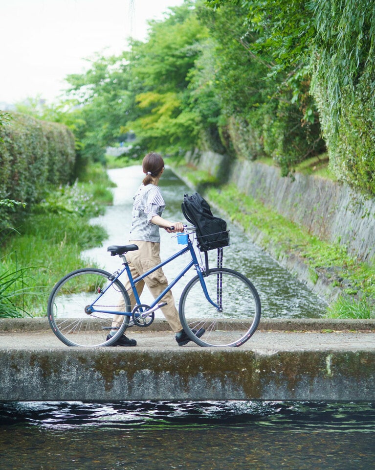 自転車のスピードで書店を巡る。