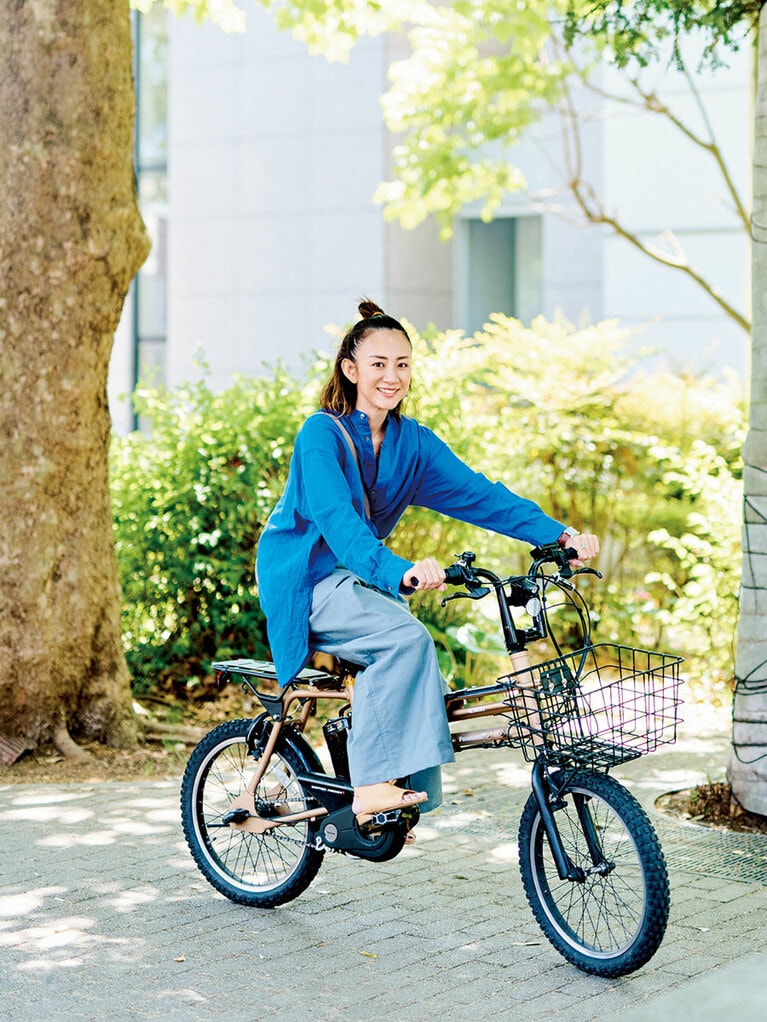 「車で行っていた場所も、今は自転車で。」