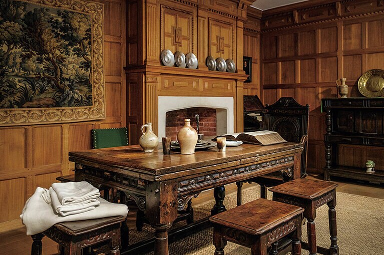 最も古い展示は1630年代。父親が子供に聖書を読み終え、家族は夕食の準備をする様子を表現。