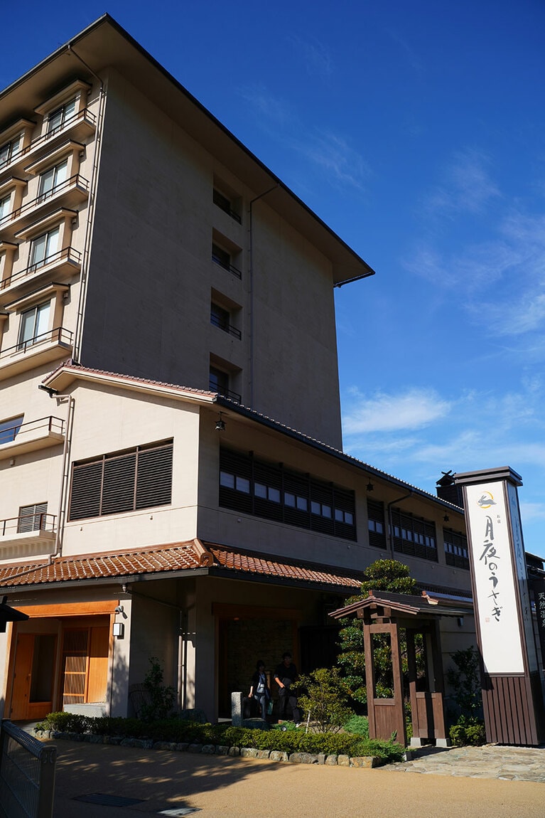 客室数は100。一人旅でも気軽に利用できる雰囲気。