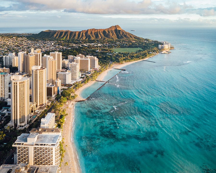 ハワイといえば、ここ！　ワイキキビーチはハワイの顔。　©HTA / Vincent Lim