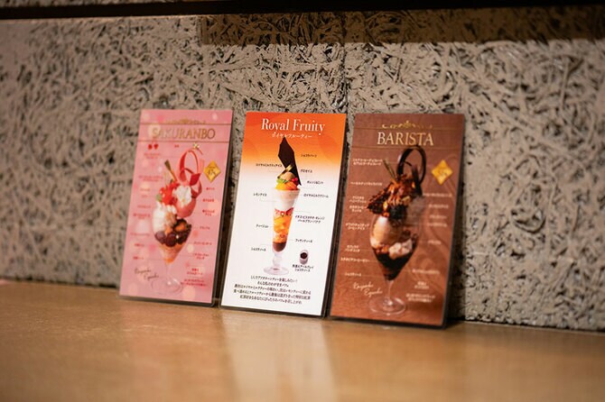 ひとりでもじっくり楽しめる“パフェカード”。