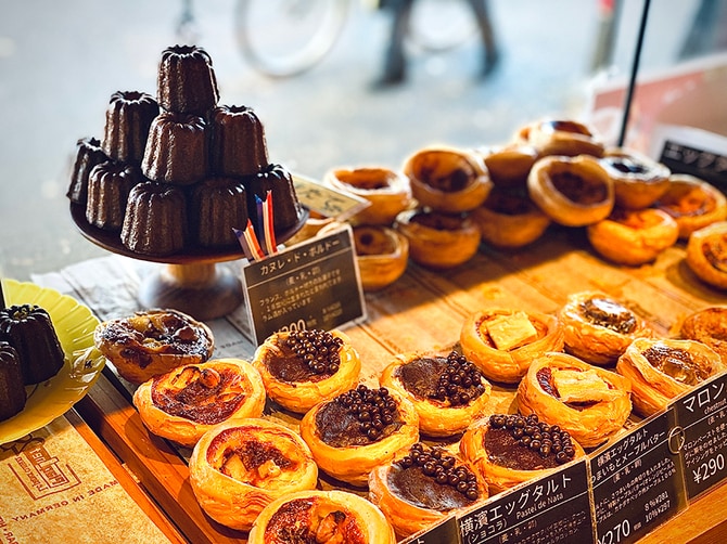 種類が豊富なエッグタルトは、いろいろ詰め合わせて、お土産にしても喜ばれそう。