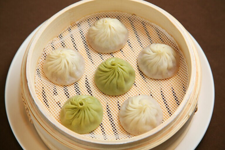 「小籠包3種盛り」 1,080円。