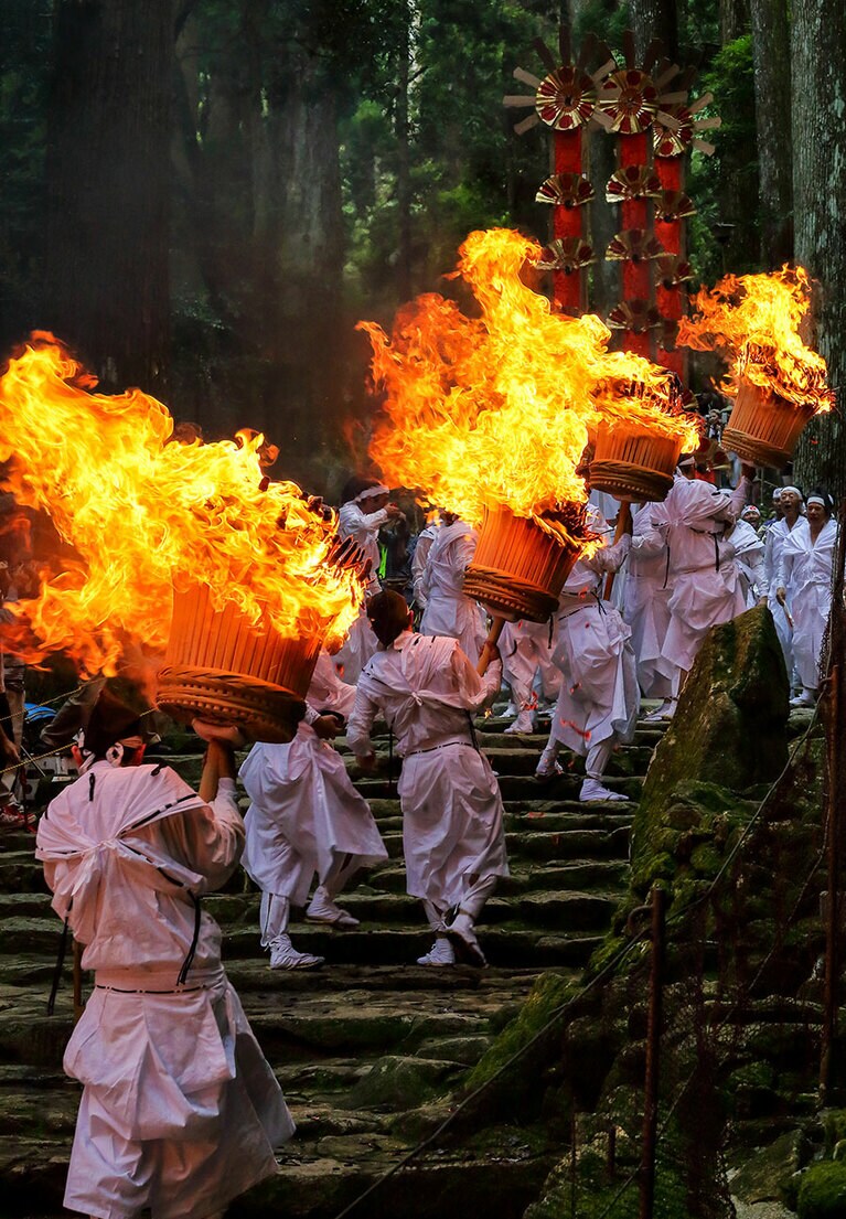 【和歌山県】那智の扇祭り。