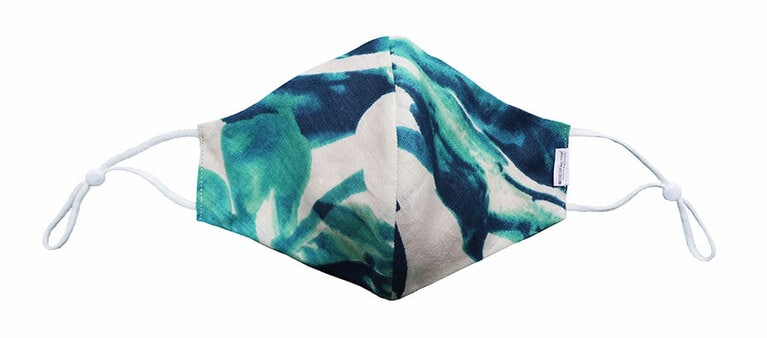 【FORESTEX(フォレステックス)】抗ウィルス・天然素材の布マスク アブストラクト・グリーン  S、M、Lサイズ 各1430円(税込)。