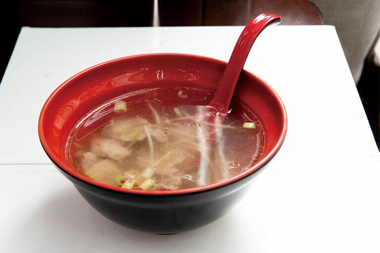 嘴邉肉湯 55元。