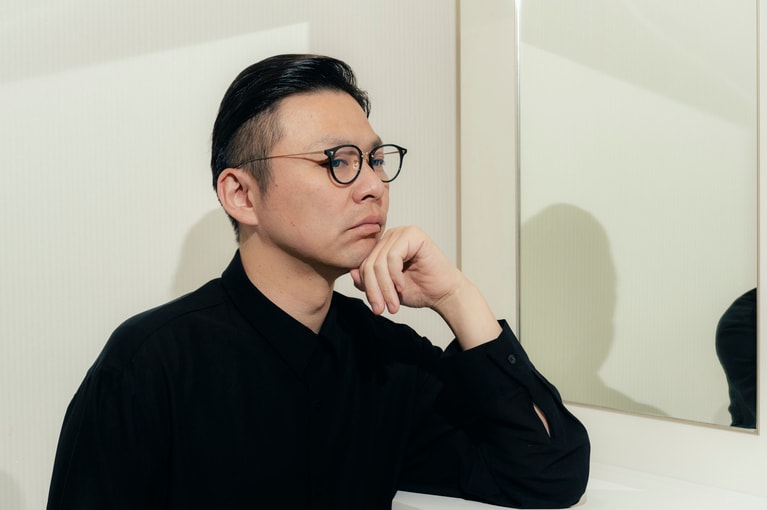 コンビではツッコミを担当。