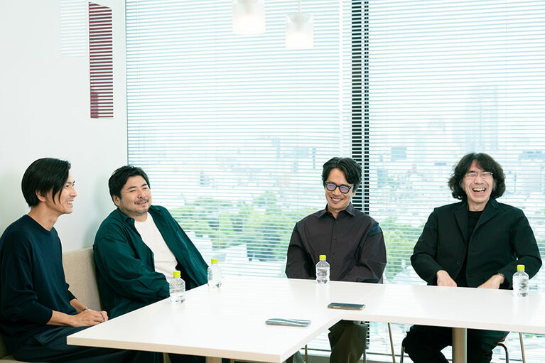 佐渡監督とくるりの3人。