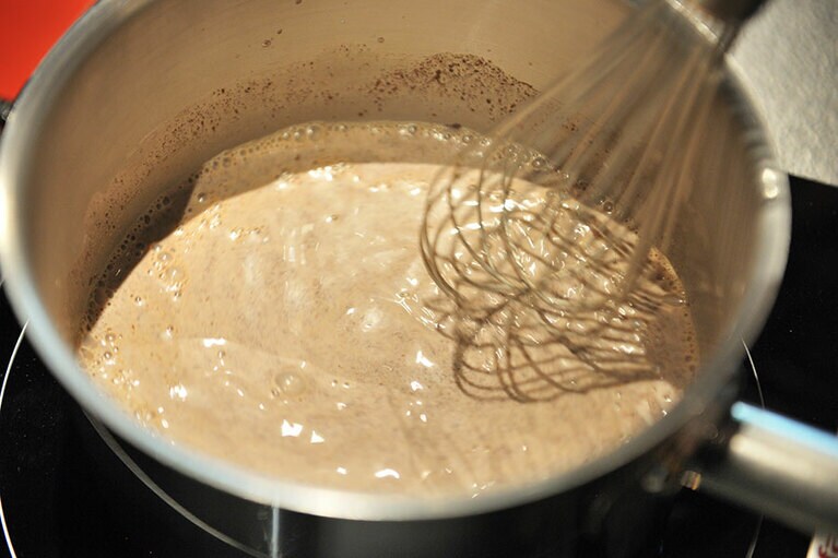 沸騰する前に火からおろす。