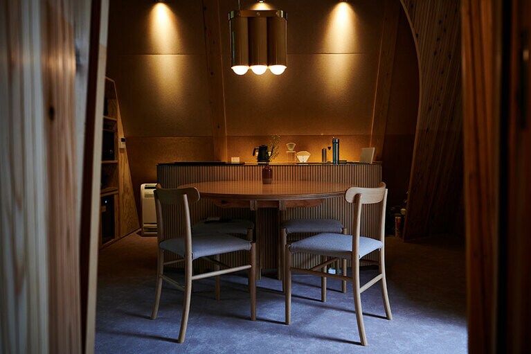 「生活を大切にしてほしい」との思いから、広々としたキッチンをキャビンの主役に。