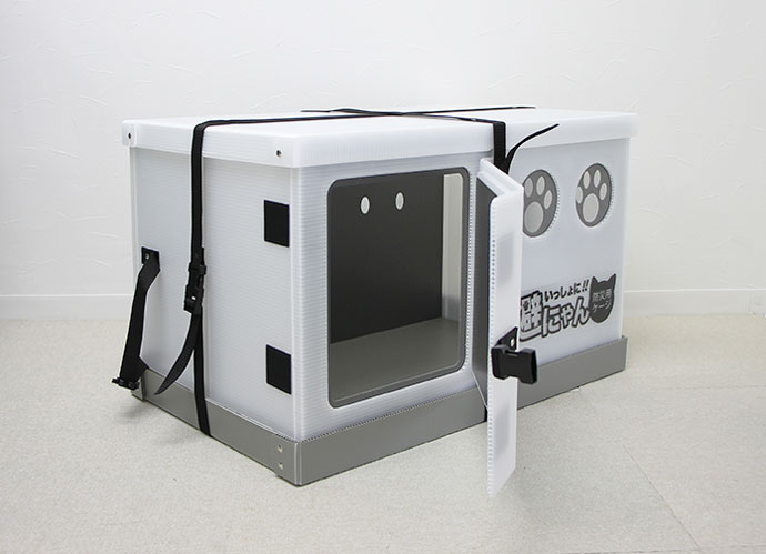 女性一人でも持ち運べ、道具要らずで組み立てられる。