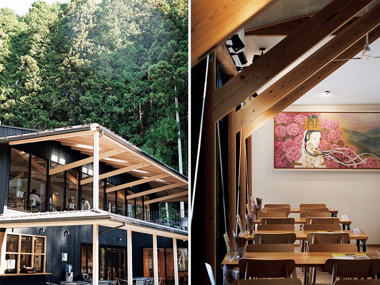 （左）2階にもテラスがあり、森がすぐそこに感じられ風が吹き抜ける。（右）2階のカフェ・レストランには観音画家・木綿花氏による大日如来の絵画「あまねく照らす」が。
