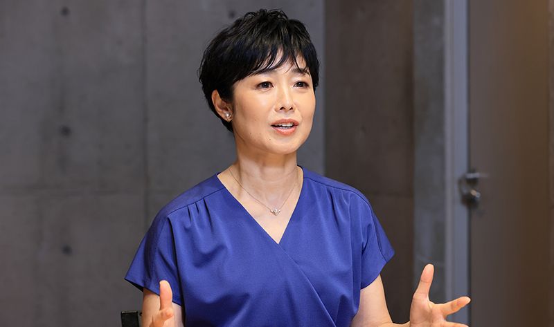 大沢氏に恋愛相談する一幕も ©文藝春秋