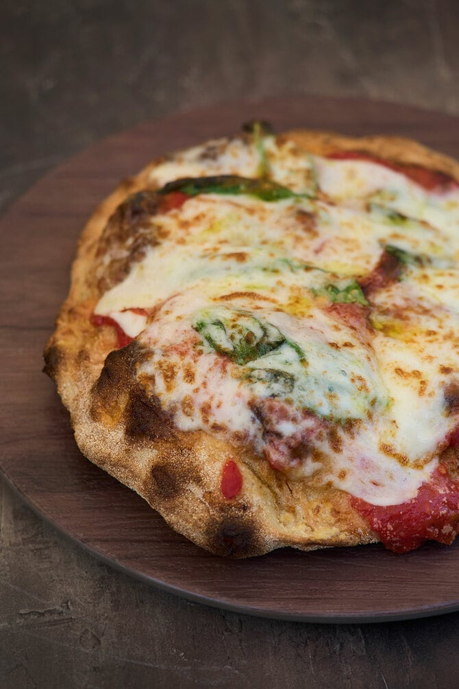 発祥の地に新たな風 新旧ピッツェリアの競演 軽やかさが魅力の