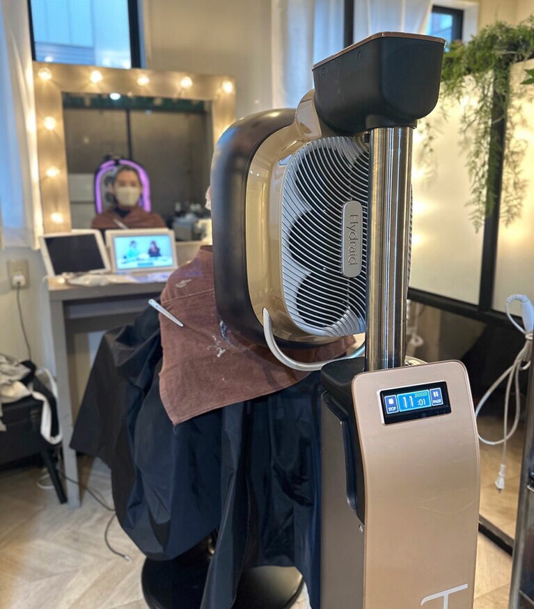 最新マシンの「ハイドレイド」。置いているサロンは珍しいそう。