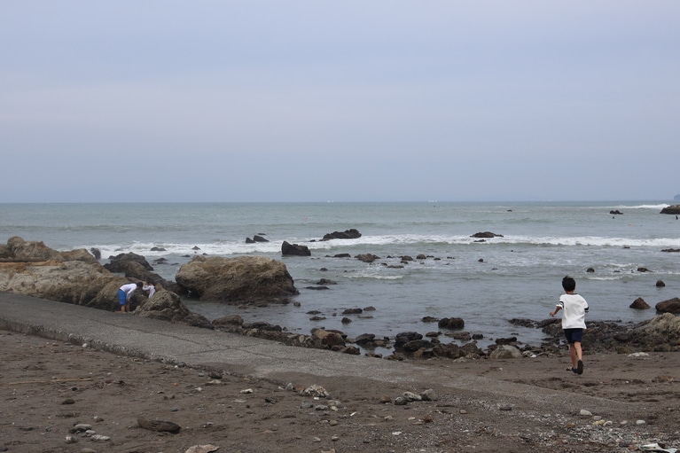 徒歩1分で海岸に。