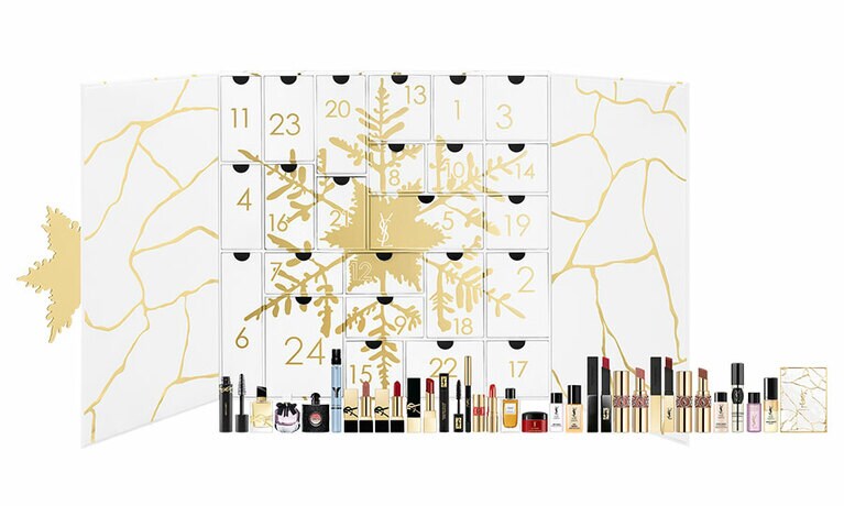 アドベント カレンダー 66,000円。セット内容：メイクアップアイテム、フレグランスなど、現品＆ミニサイズ24点、アドベントボックス（縦000×横000×マチ000mm）発売日：11月8日（水）公式オンライン ブティック、表参道フラッグシップ ブティック限定
