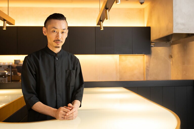 「リベルターブル」オーナーシェフであり、パティシエの森田一頼さん。