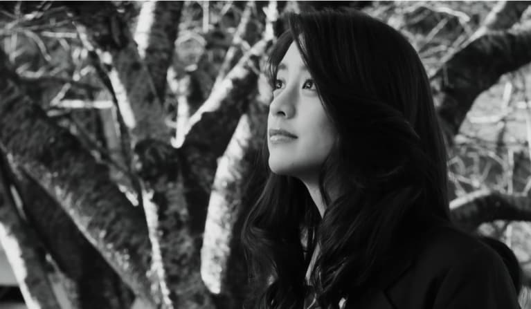 初出演した映画『桐島、部活やめるってよ』（2012年）ではスクールカースト最上位の女子を演じた