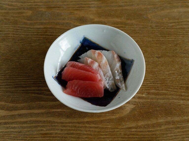 中尾万作さんの染付升紋皿。