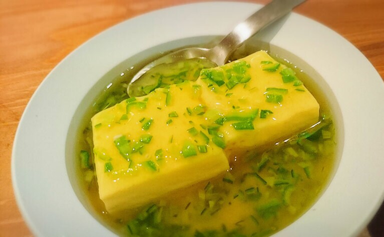 まずはヨーグルトで胃腸を調えて、と。