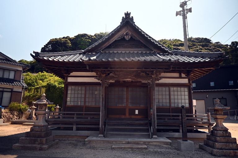 本隆寺開山堂。芭蕉が休んだのはちょっと離れた本堂だったもよう。