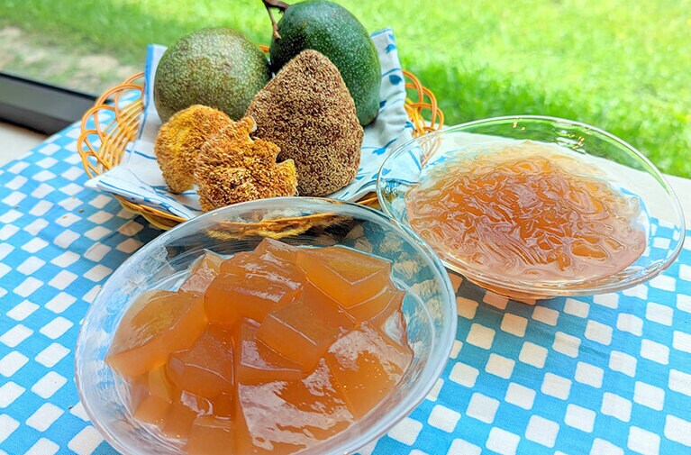 奥が硬水で作ったもので、手前が軟水で作ったもの。