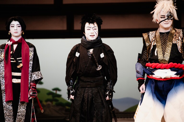 同田貫正国役／中村鷹之資。