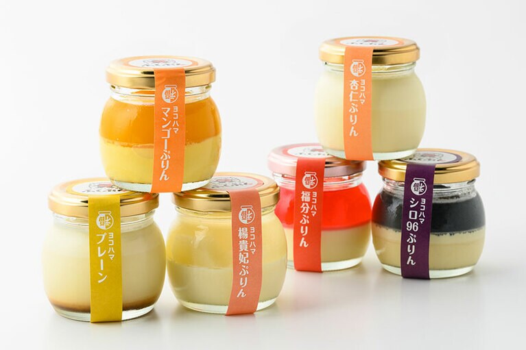 ヨコハマぷりん96ふくぷん「ヨコハマぷりん」下段左から：プレーン 400円、楊貴妃ぷりん-桃- 440円、福分ぷりん 440円、シロ96ぷりん-黒ごま- 440円、上段左から：マンゴーぷりん 440円、杏仁ぷりん 420円 （各80g、楊貴妃のみ75g）／神奈川県